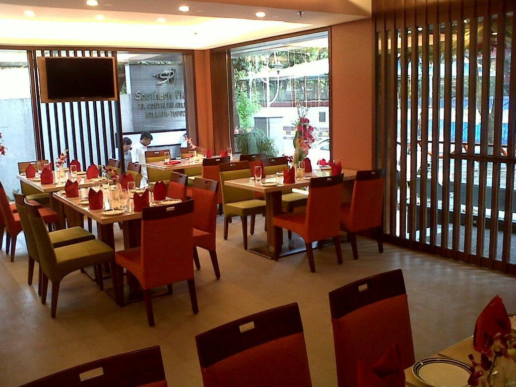 Southern Plaza 3*