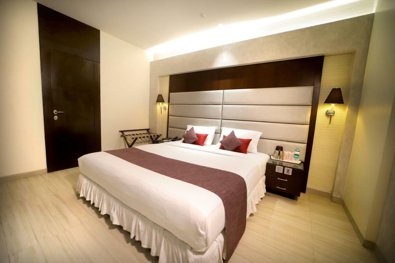 Southern Plaza Hotel